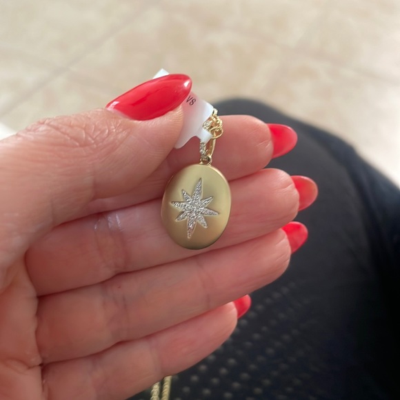 KC Designs 14k Gold and Diamond Oval Starburst Remembrance Locket - Picture 3 of 4